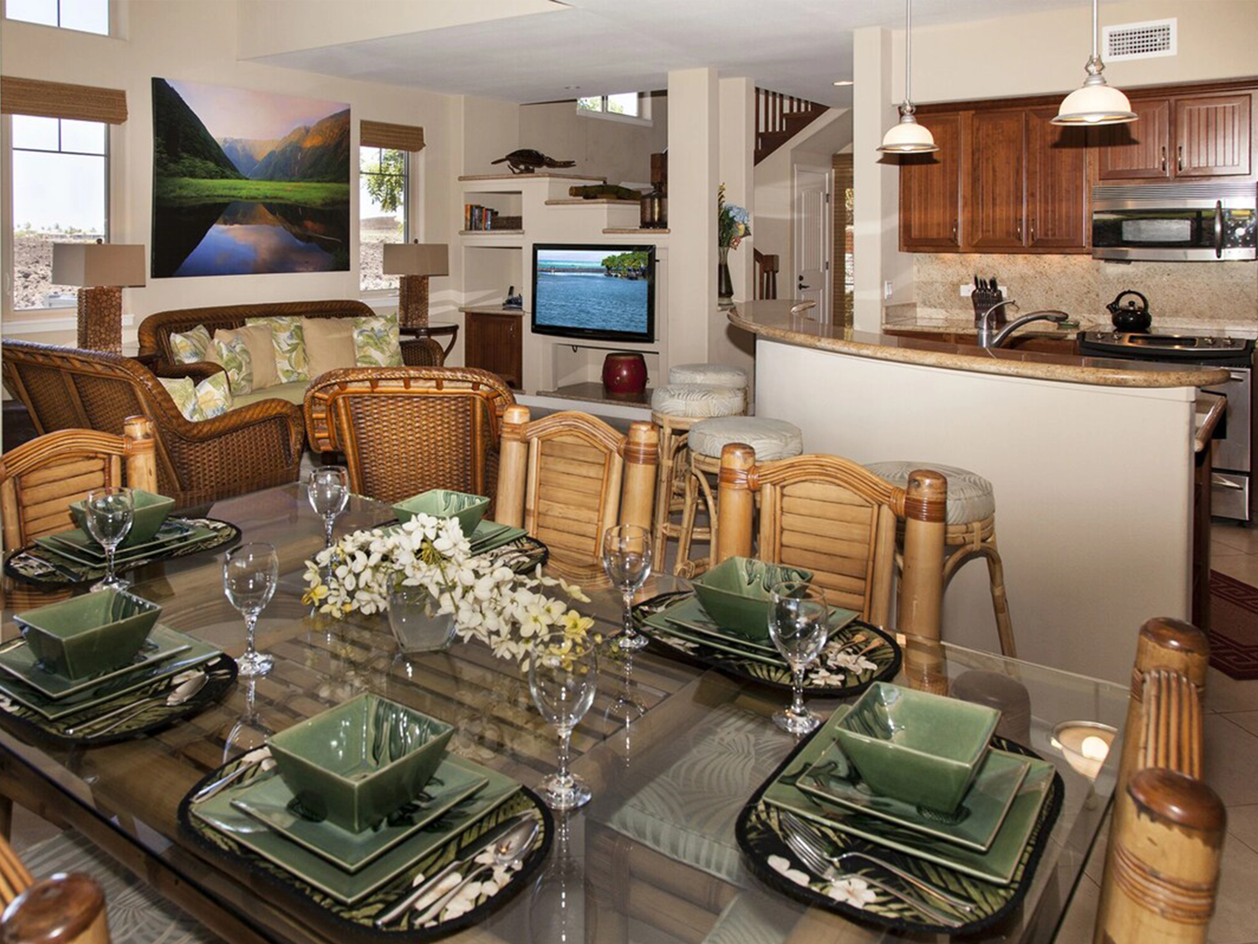 accomodations-dining area